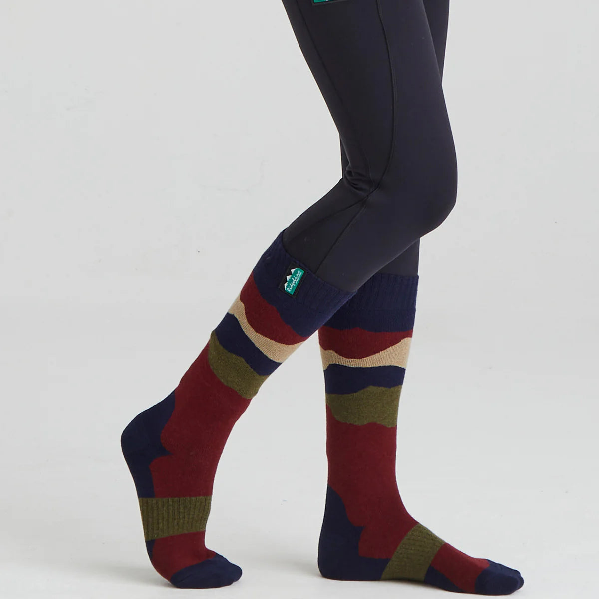 MERINO_WOOL_SOCKS_FULL_LENGTH_NAVY_STRIPE_008_FC_1200px_jpg.webp