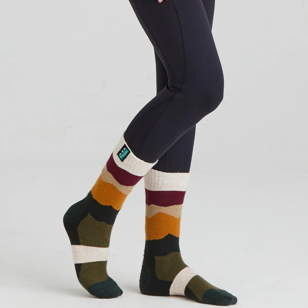MERINO_WOOL_SOCKS_MID_LENGTH_BERRY_STRIPE_011-SC_1200px_jpg.webp