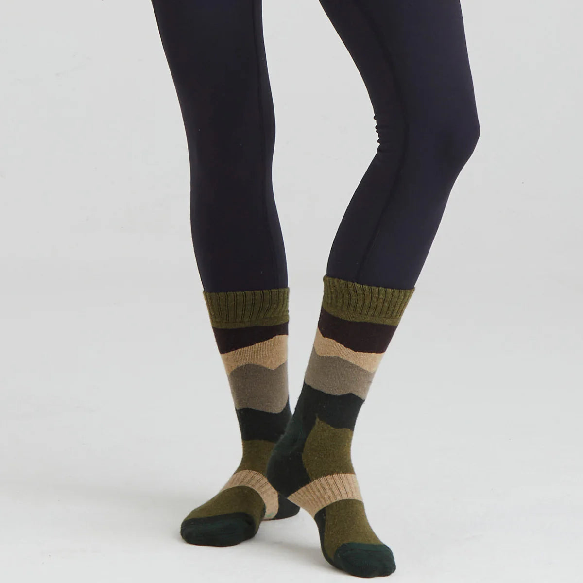 MERINO_WOOL_SOCKS_MID_LENGTH_OLIVE_STRIPE_005_FC_1200px_jpg.webp
