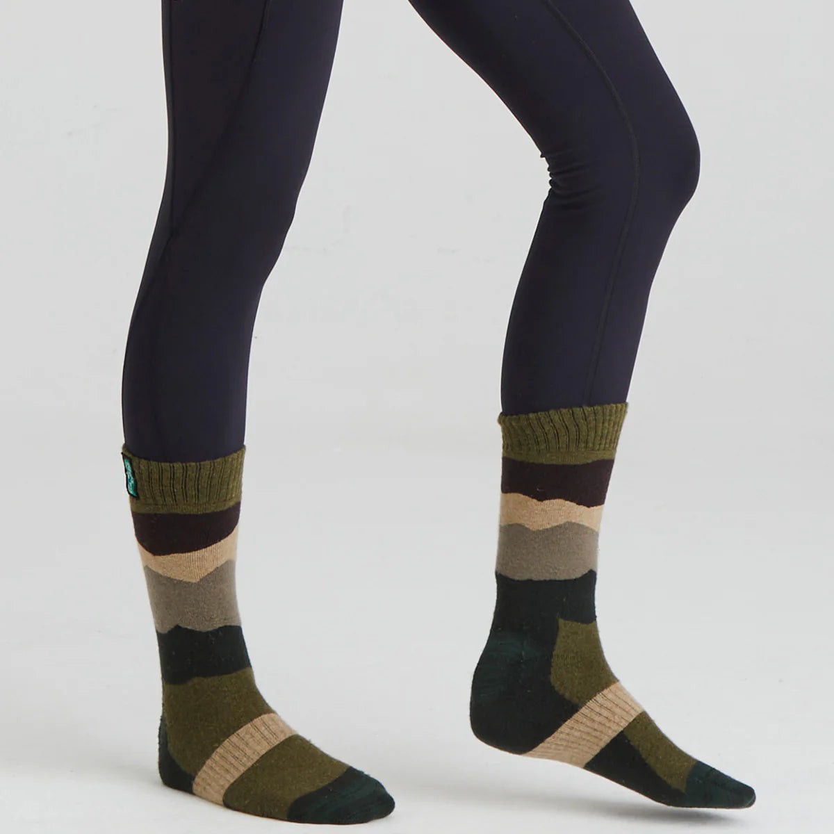 MERINO_WOOL_SOCKS_MID_LENGTH_OLIVE_STRIPE_008-SC_1200px_jpg.webp