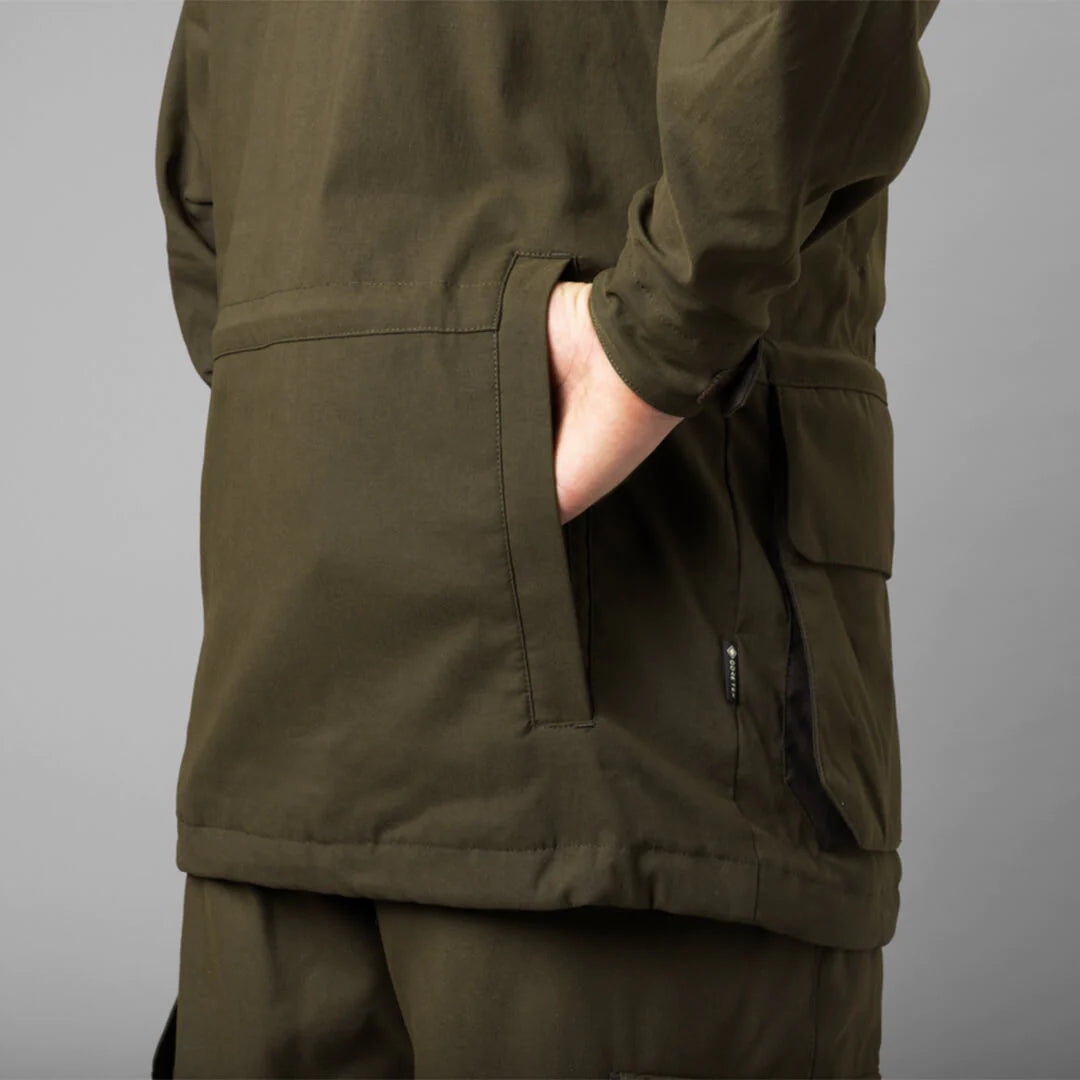 Pro-Hunter-Shooting-GTX-Jacket---Willow-Green-by-Harkila-3_1600x_jpg.webp