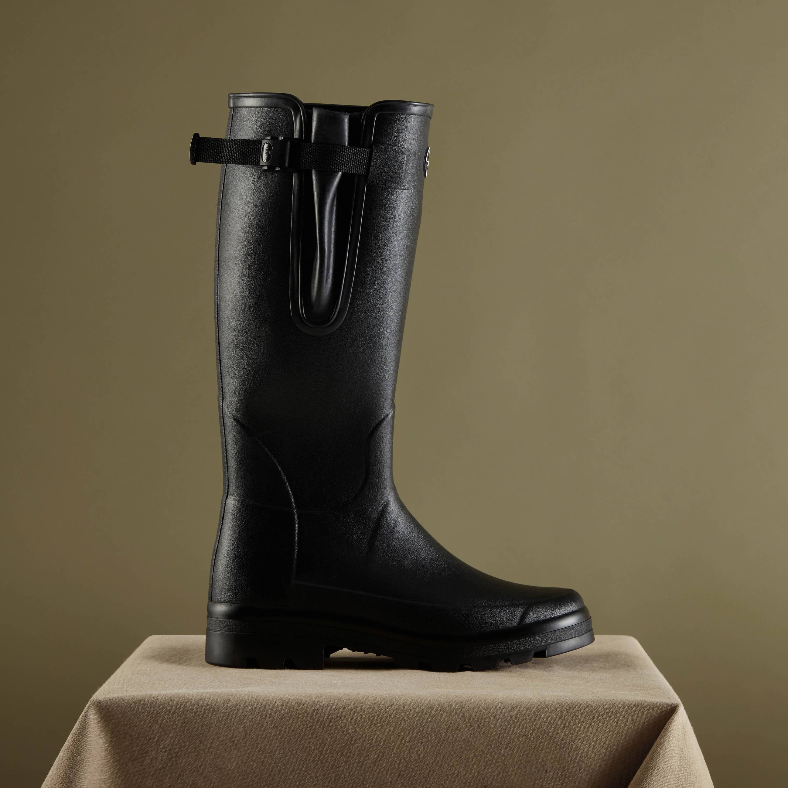 le-chameau-men-vierzonord-boot-black_plinth_1.jpg